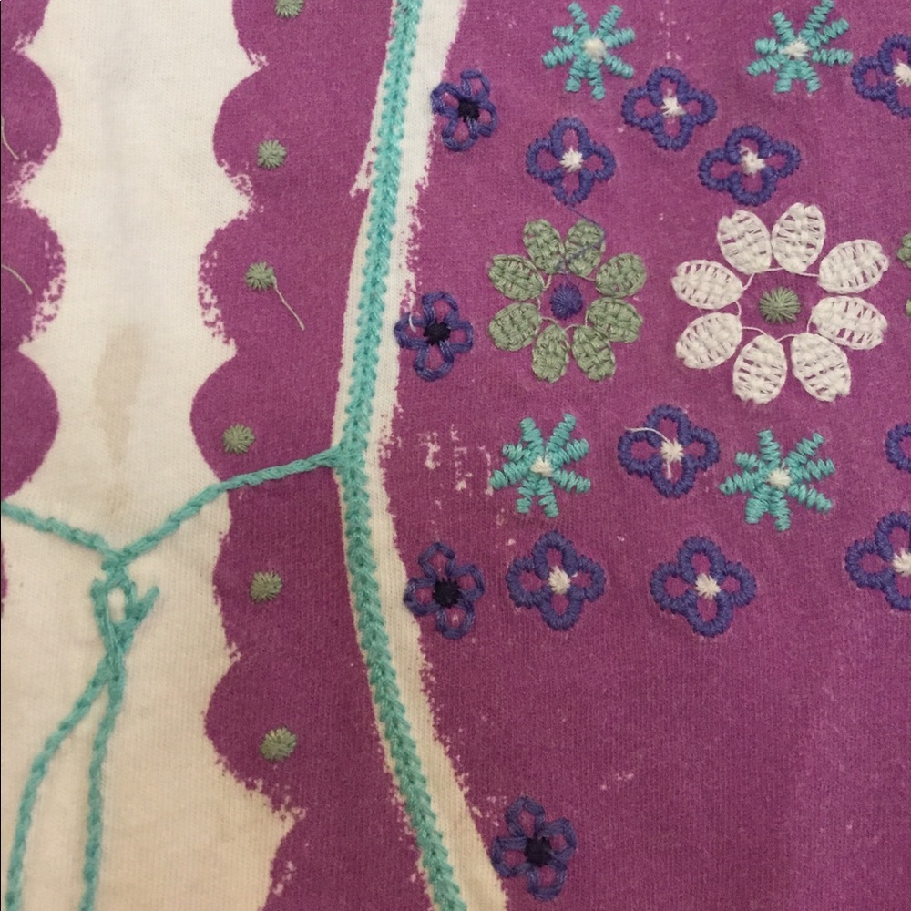 GAP Embroidered Tank - Picture 2 of 4